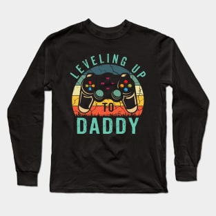 Leveling Up To Daddy 2023 Promoted To Dad Shirt Retro Gamer Long Sleeve T-Shirt